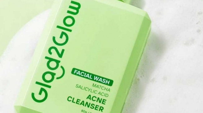 Glad2Glow Matcha Salicylic Acid Acne Cleanser (Shopee)