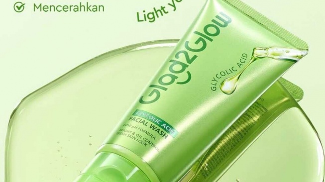 Glad2Glow Glycolic Acid Facial Wash (Shopee)