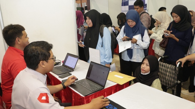 Suasana bursa kerja dalam SIL Festival 2026 (Dok: Pemkot Surabaya)
