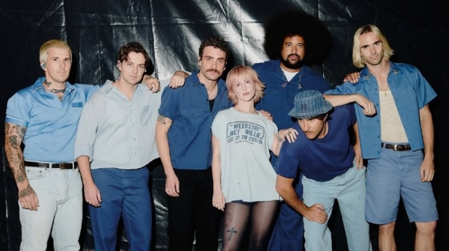 Tak Langsung Punya Lagu, 5 Musisi Dunia Awali Karier Lewat Cover Lagu