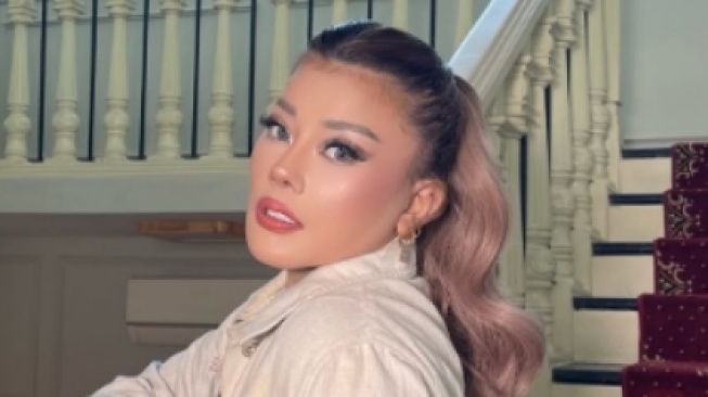 Shindy Samuel Ditalak Tiga, Terpuruk Dikatain 'Badak' oleh Suami