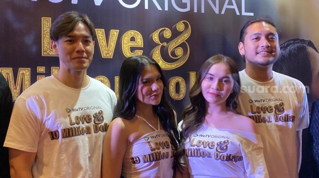 Adegan Panas Davina Karamoy di Love & 10 Million Dollars Terasa Natural Berkat Orang Ini