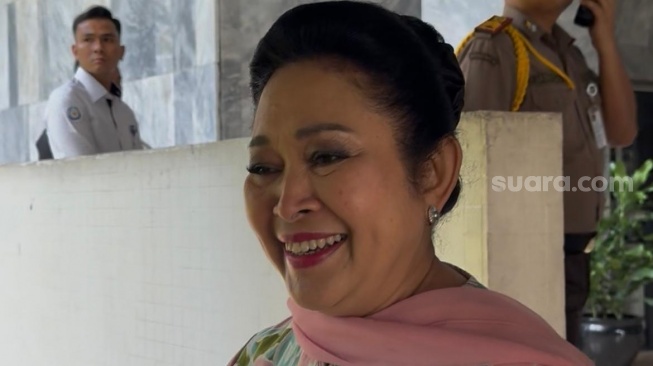 Ketua Komisi IV DPR RI, Siti Hediati aliaa Titiek Soeharto, merayakan hari ulang tahunnya yang ke-67 di Kompleks Parlemen, Senayan, Jakarta, Selasa (14/4/2026). (Suara.com/Bagaskara)