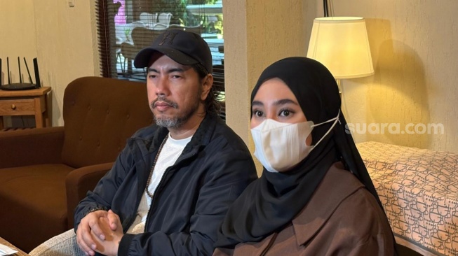 Clara Shinta saat menggelar konferensi pers di kawasan Kemang, Jakarta Selatan pada Selasa, 14 April 2026. [Suara.com/Tiara Rosana]