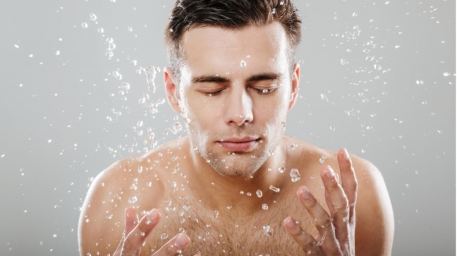 3 Face Wash Kafein untuk Pria yang Wajib Kamu Coba, Wajah Segar Seketika