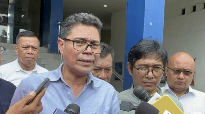 Faizal Assegaf melaporkan jubir KPK Budi Prasetyo ke Polda Metro Jaya, Selasa (14/4/2026) (ANTARA/Ilham Kausar)