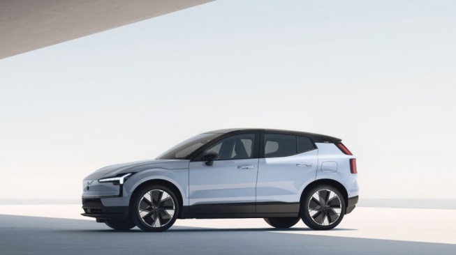 4 Mobil Listrik dengan Ground Clearance Tinggi, Gak Takut Jalan Rusak