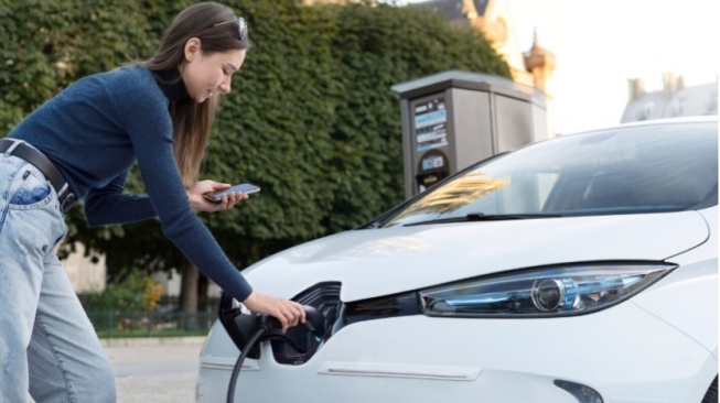 7 Pilihan Mobil Listrik 3 Baris Terbaik untuk Keluarga, Kabin Lega dan Nyaman