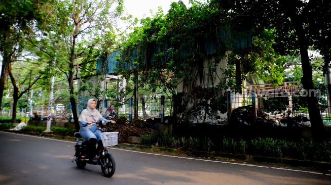Kondisi Stasiun Mampang di Jakarta, Rabu (15/4/2026). [Suara.com/Alfian Winanto]