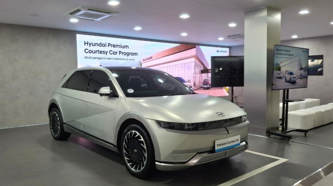 Hyundai Pinjamkan Mobil Listrik Gratis saat Mobil Dalam Perbaikan di Bengkel Resmi