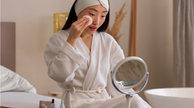 5 Cleansing Oil Korea dengan Sunflower Seed Oil untuk Deep Cleansing