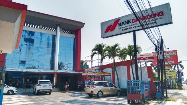 Suasana BPR Danagung di Jalan Jogja-Solo, Purwomartani, Kalasan, Sleman, Kamis (16/4/2026). [Baktora/Suara.com]