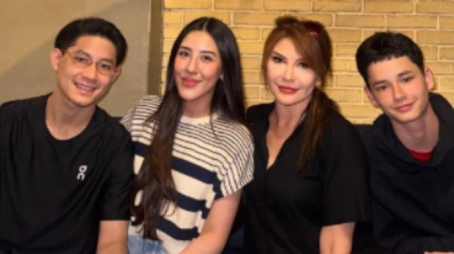 Tamara Bleszynski Tepis Isu Tak Akur, Unggah Momen Hangat Bareng Teuku Rassya dan Istri