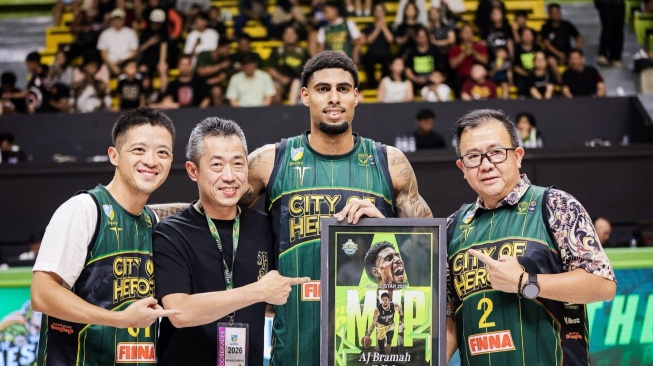 AJ Bramah cetak statistik mengerikan nyaris triple-double, bawa Pacific Caesar Surabaya balaskan dendam atas Satya Wacana Salatiga di ajang IBL GoPay 2026. [Dok. Pacific Caesar Surabaya]