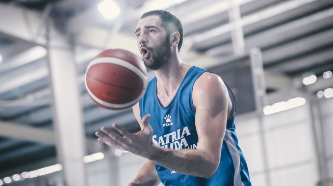 Pemain impor baru Satria Muda Bandung, Giorgi Bezhanishvili. [Dok. Satria Muda]