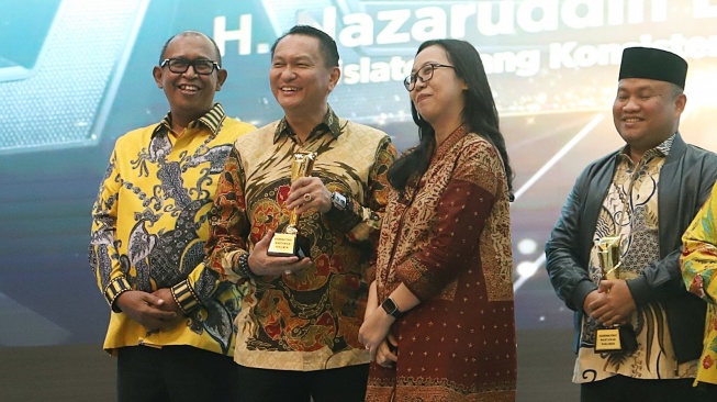 Gebrakan Ketua Komisi XII DPR Bambang Patijaya: Raih KWP Award 2026 Lewat Visi Transisi Energi