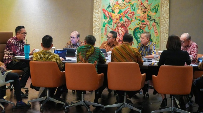 Kepala BP BUMN Dony Oskaria mengumpulkan para petinggi BUMN Karya untuk tentukan nasib restrukturisasi. [Dok BP BUMN]. 