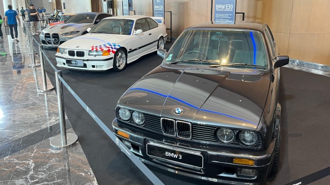 Nostalgia Mobil Klasik di BMW Group Festival of JOY