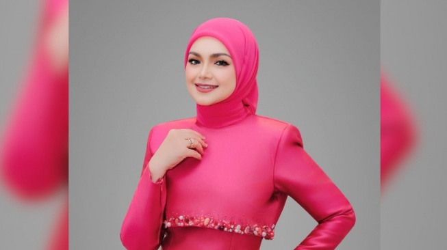 Siti Nurhaliza Alami Kecelakaan Beruntun di Jalan Tol