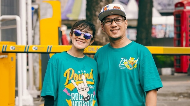 Ricky FM bersama istri, Fitri. [Instagram]