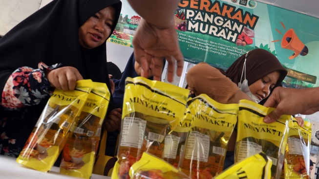 Per 10 April 2026, realisasi distribusi DMO mencapai 49,45 persen, sehingga harga rata-rata nasional Minyakita turun menjadi Rp15.961 per liter. [Antara]