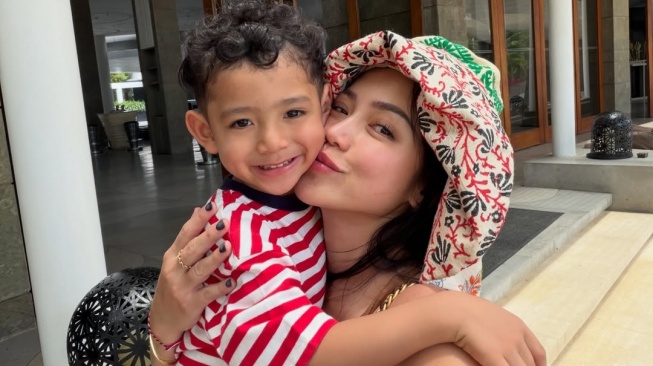 Gara-Gara Main dengan Teman, Anak Jessica Iskandar Kedapatan Bicara Kasar, Jedar Lakukan Ini