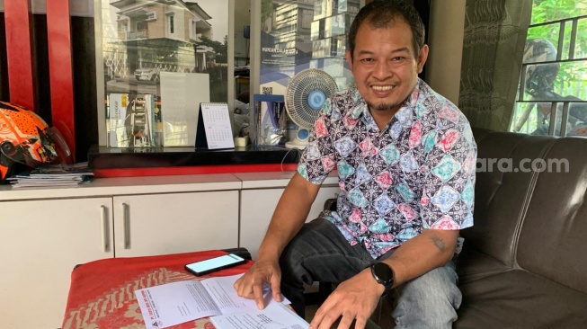 Manajer Pemasaran PT Cahyo Griya Inti Santoso (CGIS), Andri Kurniawan, saat ditemui di kantornya, Jumat (17/4/2026). (Suara.com/Irwan Febri)
