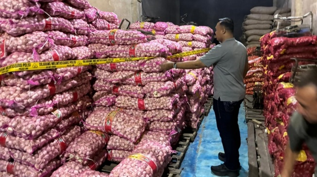 Satgas Gakkum Penyelundupan (Lundup) Bareskrim Polri membongkar praktik impor ilegal komoditas pangan dalam skala besar di Kota Pontianak, Kalimantan Barat. [Dok Bareskrim Polri]