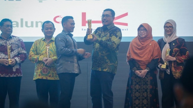 Kawal Dunia Santri, Fraksi PKB DPR RI Sabet Penghargaan 'Peduli Pesantren'