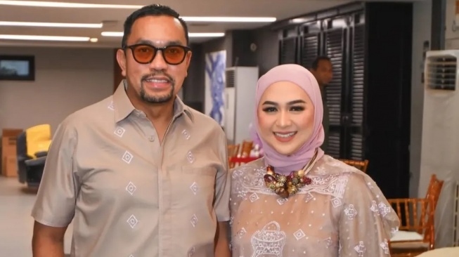 Ramai Gosip Istri Ahmad Sahroni Selingkuh dengan Musisi Terkenal, Pengalihan Isu BBM?