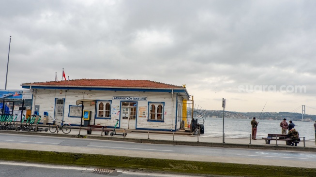 Suasana di kawasan Bebek Street, Istanbul, Turki, Kamis (16/4/2026). [Suara.com/Alfian Winanto]