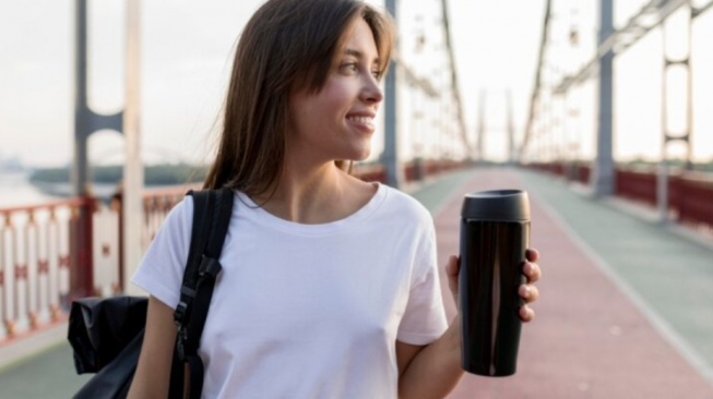7 Rekomendasi Tumbler Tahan Banting dan Tahan Suhu Tinggi: Harga Miring, Desain Kece!