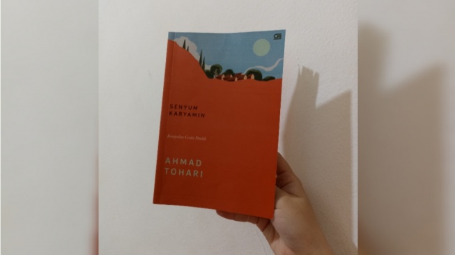 Senyum Karyamin: Menelusuri Jejak Kemanusiaan di Balik Ironi Desa