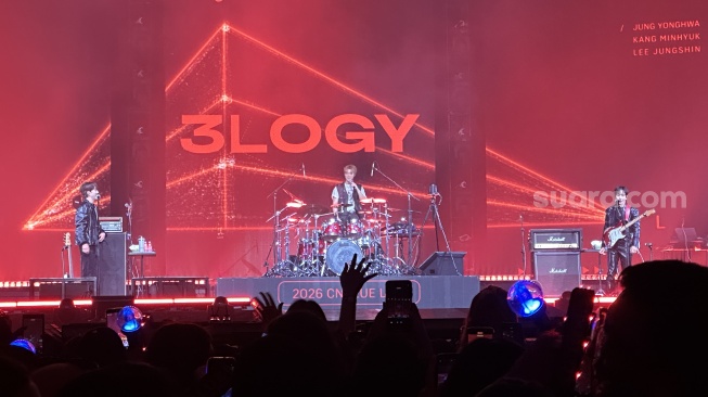 Tampil Enerjik di Jakarta, CNBLUE Bawakan Lagu Lama hingga Baru di Konser Semalam