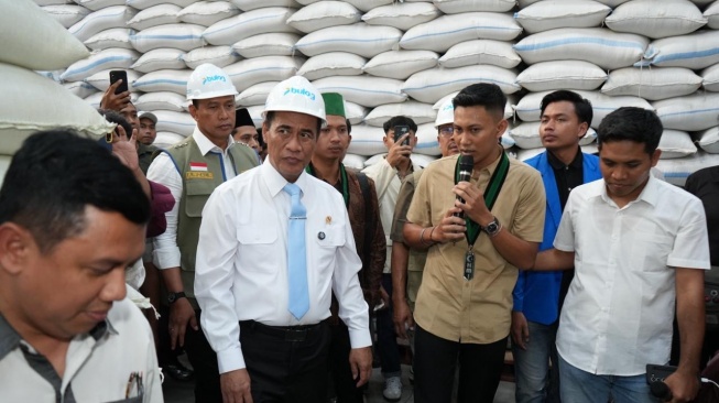 Terima Kunjungan Mentan di Gudang Bulog Jatim, Dirut Pastikan Stok Beras Tertinggi Sepanjang Sejarah