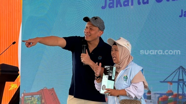 Wakil Menteri Lingkungan Hidup/Wakil Kepala Badan Pengendalian Lingkungan Hidup (KLH/BPLH), Diaz Hendropriyono saat &lsquo;Deklarasi Jakarta Utara 100% Pilah Sampah&rsquo; yang diselenggarakan di fasilitas RDF Rorotan, Kecamatan Cilincing, Jakarta Utara [Suara.com/HO]