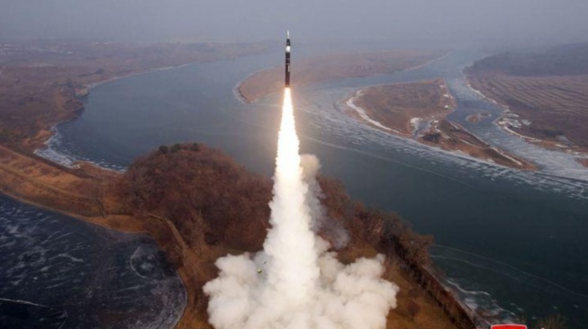 Jelang Kedatangan Trump ke China, Korut Tembakkan Rudal Balistik, Korsel Ketar-ketir