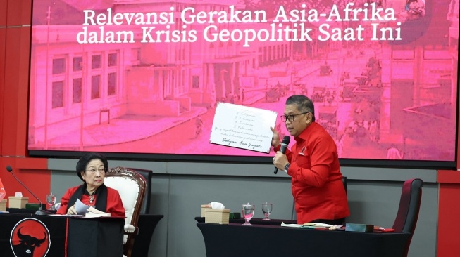 Hasto PDIP: Kritik ke Jokowi Dulu Ternyata Benar, Prabowo Jangan Antikritik