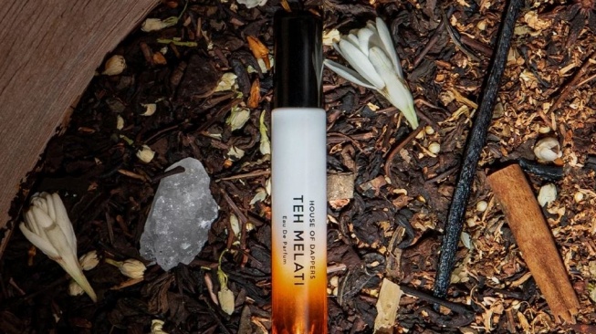 Parfum wangi teh. (Shopee)