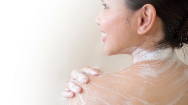 Bye-bye Kulit Kasar! Ini 5 Pilihan Body Wash Yogurt yang Super Melembapkan