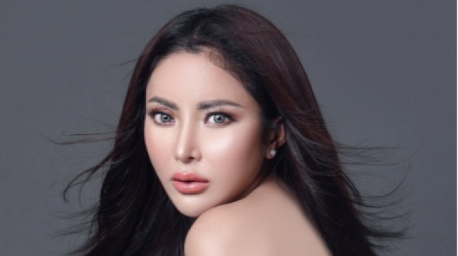 Dibiayai Pejabat, Ayu Aulia Berambisi Jadi Ratu Oplas