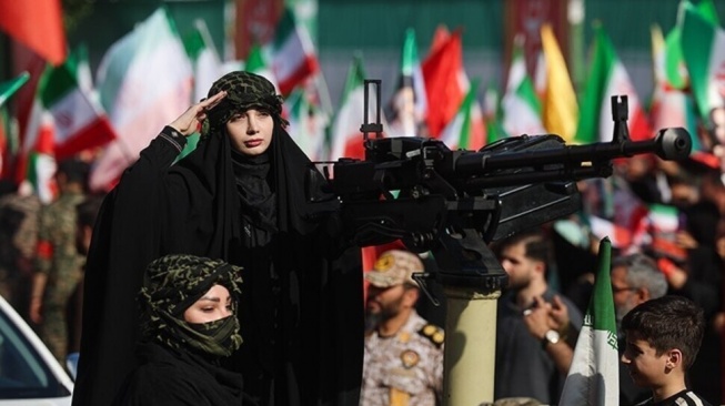 Ribuan Perempuan Iran Turun ke Jalan, Sumpah Setia ke Mojtaba Khamenei Menggema