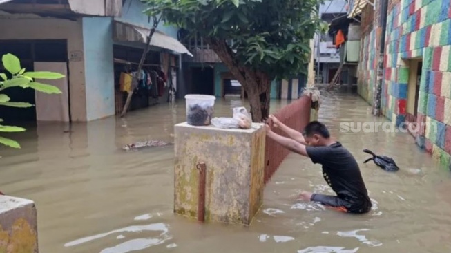 Banjir Rendam 20 RT di Jakarta Timur, Titik Tertinggi Hampir Setinggi Orang Dewasa