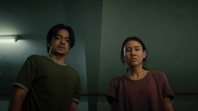 Ulasan Film Dopamin: Ketika Keberuntungan Berubah Jadi Ancaman Mencekam!