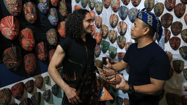 Cerita Legenda Barcelona di Jakarta: Blusukan ke Kota Tua, Terpesona Wayang dan Topeng