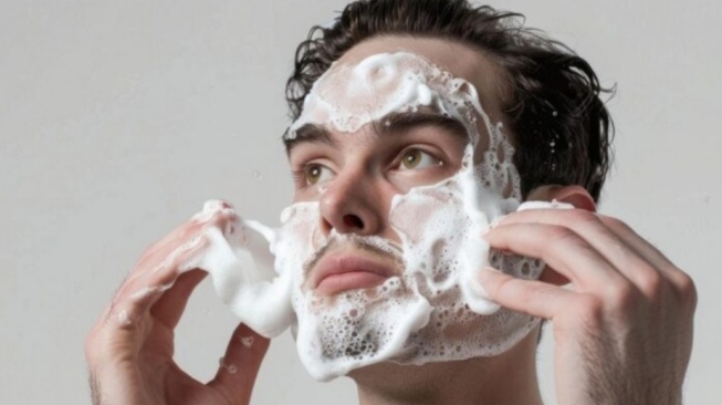 Sabun Cuci Muka Pria Apa yang Bagus? Ini 7 Pilihan untuk Kulit Berminyak