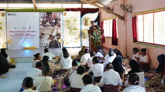 BNI Berdayakan 430 Perempuan NTT Lewat Program Anyaman Lontar