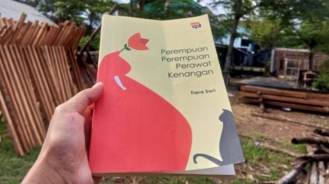 Menyisir Getir Kehidupan Perempuan Pariaman lewat Antologi Perawat Kenangan