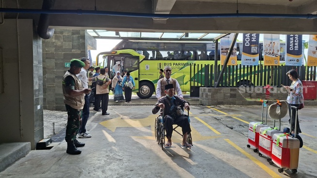Jemaah yang tiba di embarkasi haji berbasis hotel di Kulon Progo, Selasa (21/4/2026). (Dok: Pemkab Kulon Progo).