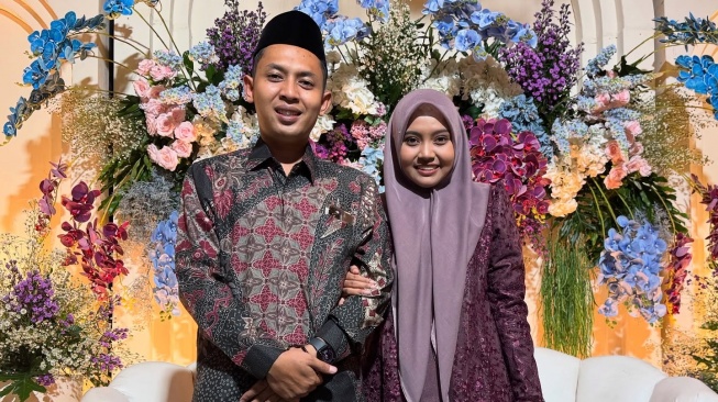 Ustazah Mumpuni Handayayekti dan suami [Instagram/mumpuni_handayayekti]
